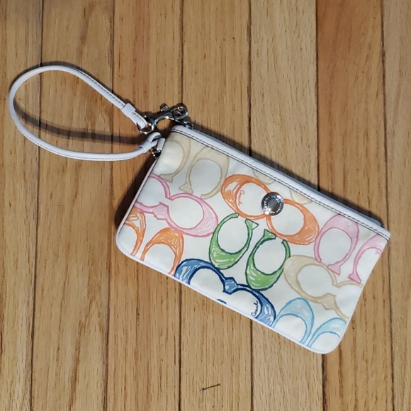 Coach Handbags - Coach wristlet